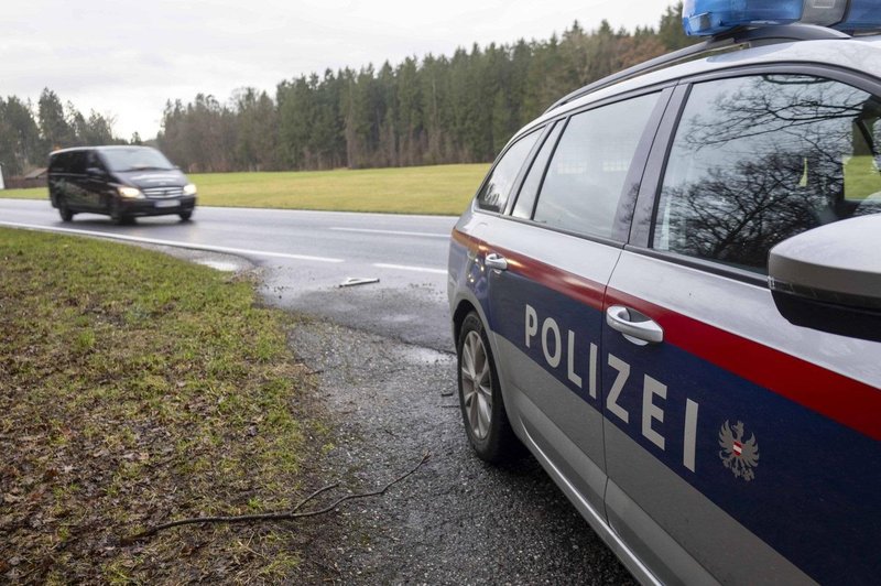 Vroča kri na avstrijski cesti: slovenski voznik s pištolo nad drugega voznika (foto: Profimedia)