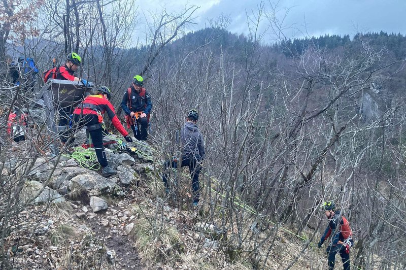 Drama nad Blejskim jezerom: sobotni pohod, ki bi bil lahko tudi usoden (foto: Gorska reševalna služba Radovljica / Facebook)