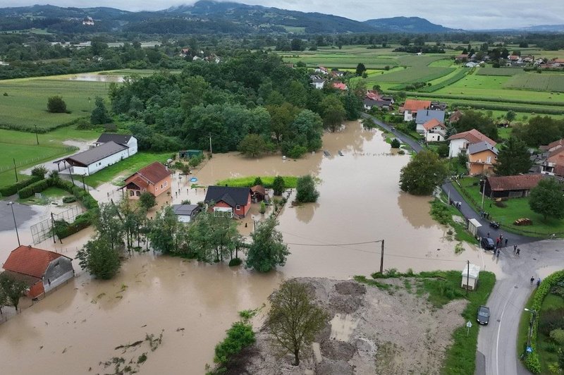 Avgustovske poplave: večina Slovencev se strinja o njihovem glavnem krivcu (foto: Profimedia)