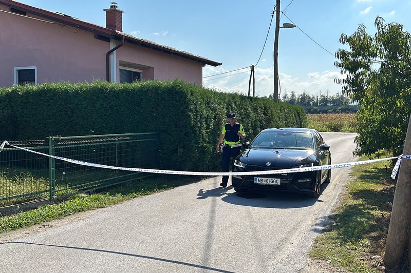 Zaradi streljanja na policiste septembra lani so zavarovali širšo okolico. (foto: Bobo)