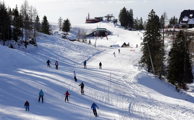 Smučarske vozovnice so že naprodaj: vrglo vas bo na zadnjico, ko boste videli cene