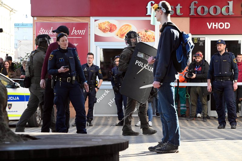 Delo policistov označili za "nepremišljeno in nestrokovno": kaj pa oni porečejo na to? (foto: Žiga Živulovič jr./Bobo)