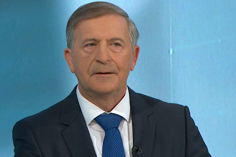 Je Karl Erjavec v Tarči nakazal svojo vrnitev? "Če se želi levi pol okrepiti, bo moral ... " (foto: RTV/Posnetek zaslona)