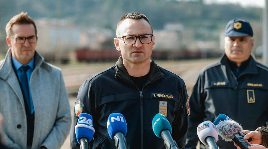 V Novi Gorici na delu pirotehniki: zaradi nevarnosti poteka evakuacija 2300 ljudi (foto: Facebook/Mestna občina Nova Gorica)