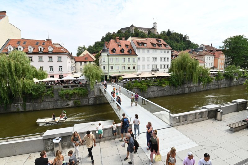 Kaj se dogaja s slovenskim nepremičninskim trgom? Prodaja stanovanj lani upadla (foto: Žiga Živulovič jr./Bobo)