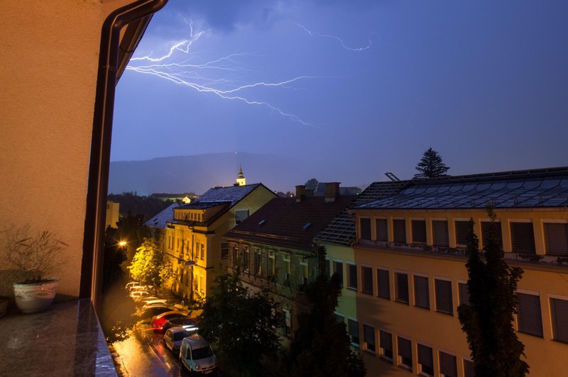 Huda ura nad Kranjem, udarilo je po enem najlepših delov mesta, pogled nanj je žalosten (foto: Miloš Vujinovič/Bobo)