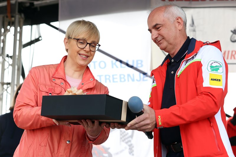 Na vseslovenskem blagoslovu motorjev in motoristov tudi Nataša Pirc Musar (foto: Borut Živulovič /Bobo)