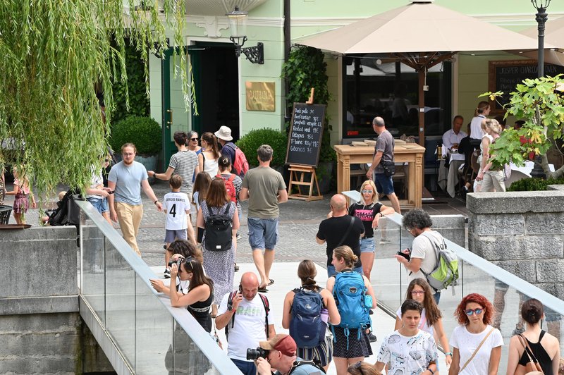 Turistov bo v Ljubljani tudi letos kar mrgolelo, koliko bodo morali odšteti za prenočitve? (preverili smo najbolj zaželene hotele) (foto: Žiga Živulovič jr./Bobo)