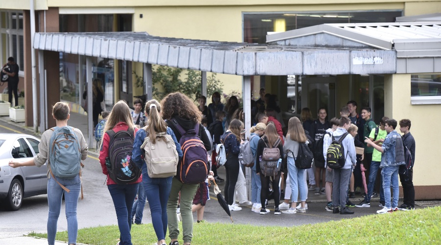 Bi lahko na slovenskih šolah prišlo do napada? Policija miri, da vsako grožnjo vzamejo resno, pa tudi ... (foto: Žiga Živulovič jr./Bobo)