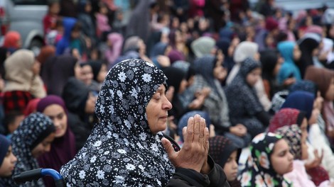 Odprl se bo nov mejni prehod: "Gazo želimo preplaviti s humanitarno pomočjo"