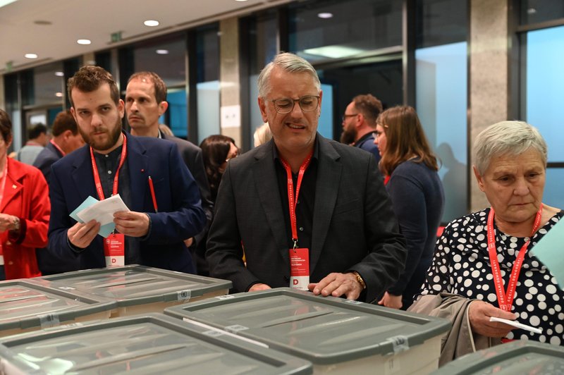 Zmeda na kongresu SD: v drugi krog je bil uvrščen napačen kandidat. Kaj sledi? (foto: Žiga Živulović jr./BOBO)