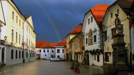 radovljica, stanovanja, upokojenci