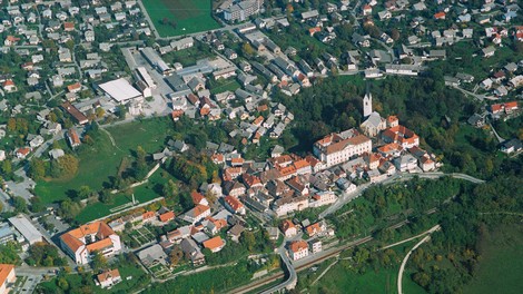 stanovanja, upokojenci, radovljica