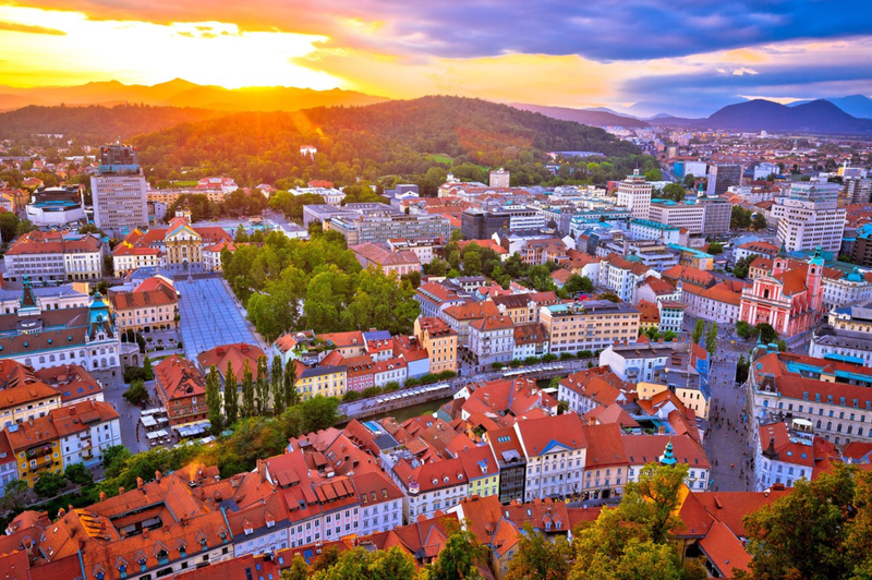 Ljubljančani ogorčeni zaradi dogajanja v tem delu središča prestolnice: tako jih je strah, da si ne upajo več ... (foto: Profimedia)