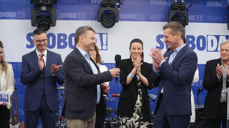 gibanje svoboda, robert golob, irena joveva