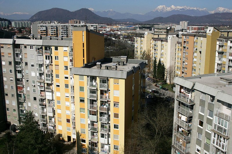 V Sloveniji padec prodaje stanovanjskih nepremičnin, kako je drugje po Evropi? (foto: Tina Kosec/Bobo)