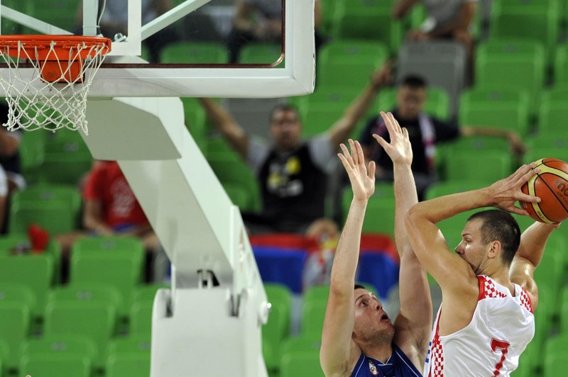 Priljubljeni košarkar sporočil žalostno novico: sezona je zanj končana (foto: Bobo)