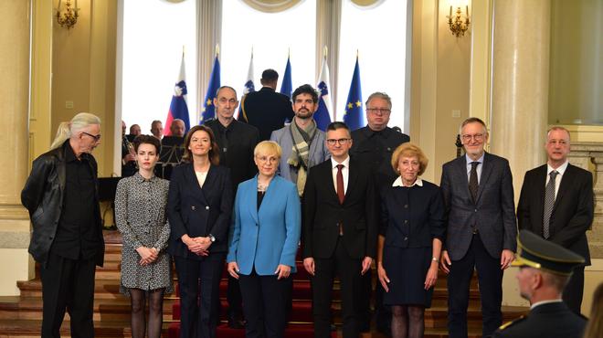 Odlikovali zaslužne pri uresničitvi dveh ključnih zunanjepolitičnih ciljev: "Bili ste, bili smo tam, ko se je ... " (foto: Bobo)