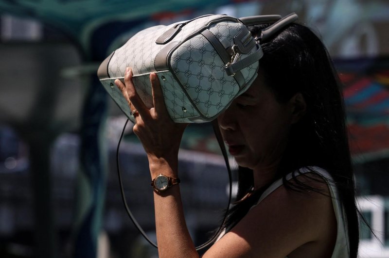 Temperature dosegajo rekordne vrednosti, padajo že opozorila pred izrednimi vremenskimi razmerami (foto: Profimedia)