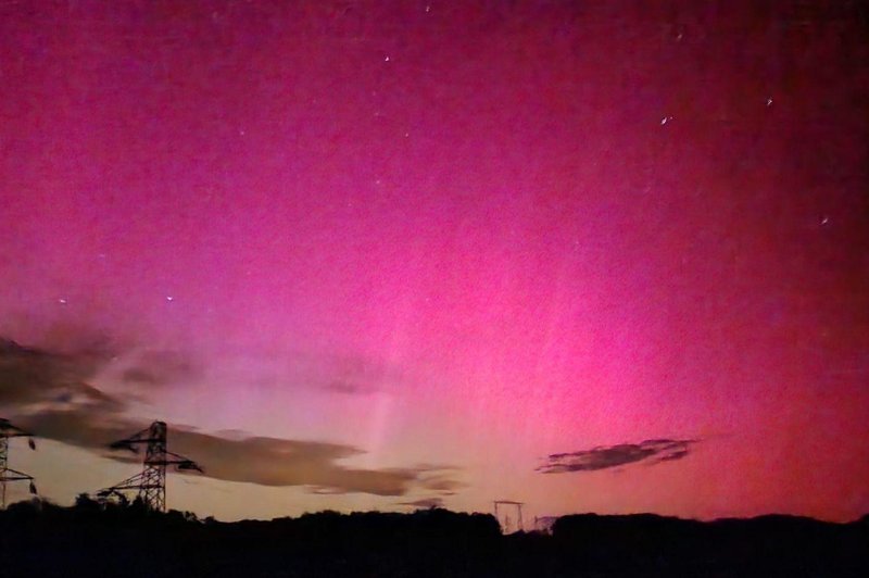 Severni sij nad Slovenijo: družbena omrežja preplavile čudovite fotografije (FOTO) (foto: Facebook/Darija Hrvatič)