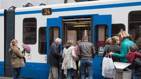 Amsterdam tramvaj javni prevoz