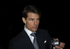 Tom Cruise pri 61 letih še vedno paša za oči tako na filmskem platnu kot na plaži