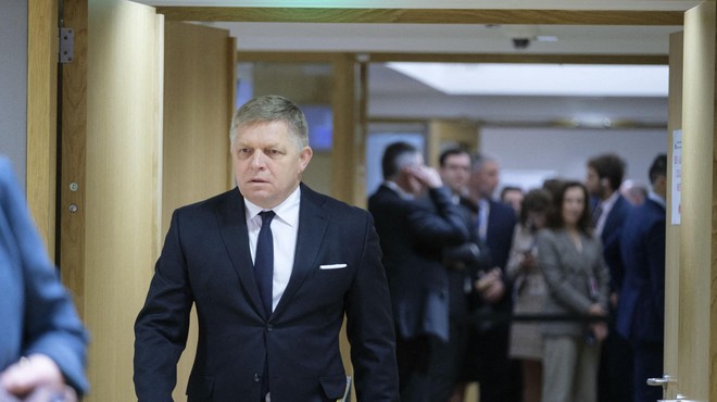 Takšno je trenutno stanje slovaškega premierja Fica po streljanju (foto: Profimedia)