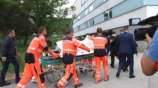 Po štirih strelih na slovaškega premierja so napadalca obtožili ... (foto: Profimedia)