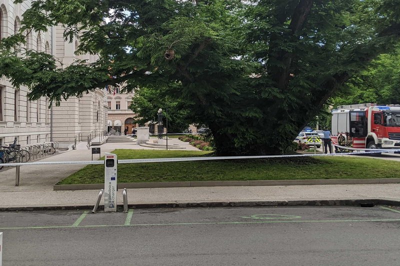 V središču Ljubljane gasilci in policija, kaj se dogaja? (foto: Uredništvo)