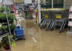 Huda ura v Šmarju pri Jelšah: poplavljene hiše, trgovine, cestišča ... (FOTO)