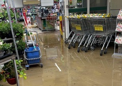 Huda ura v Šmarju pri Jelšah: poplavljene hiše, trgovine, cestišča ... (FOTO)