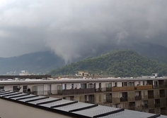 V naši bližini je divjal tornado, prebivalci niso mogli verjeti, kaj se dogaja