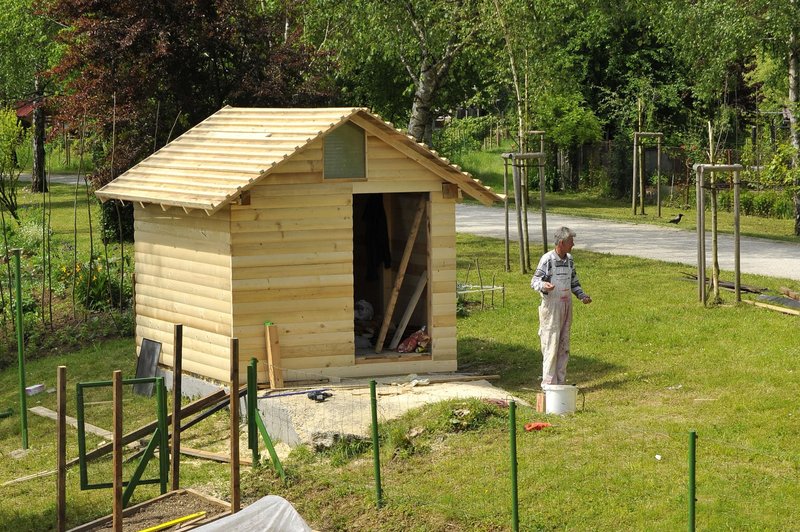 Bo država pobirala davek celo za našo vrtno uto? Takole pojasnjujejo ... (foto: Žiga Živulovič jr./Bobo)