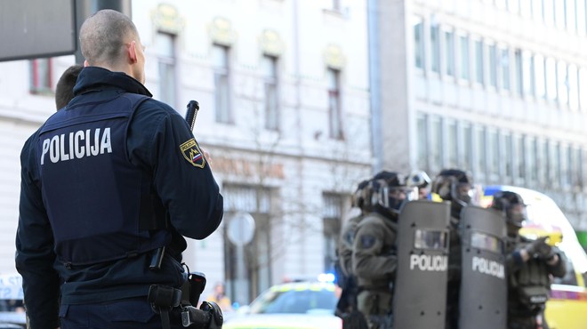 Še ena poklicna skupina razočarana nad odnosom vlade, grozijo tudi s stavko in shodom (foto: Bobo/Žiga Živulović jr.)