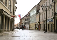 Prebivalci ogorčeni: v tej občini višje cene vrtcev, parkirnin in oskrbe z vodo