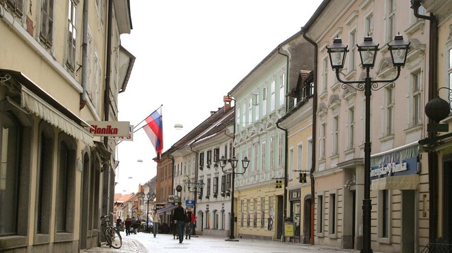 Prebivalci ogorčeni: v tej občini višje cene vrtcev, parkirnin in oskrbe z vodo (foto: Jaka Vinsek/Bobo)