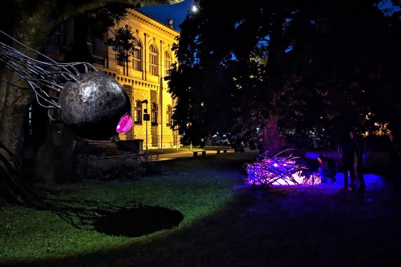 Po Ljubljani nas bodo spet pozdravljale luči in nenavadna bitja. Kje vse jih boste lahko srečali? (foto: Facebook/Festival Svetlobna gverila)