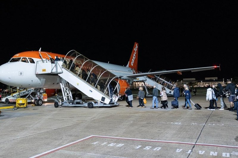 Nizkocenovnik, ki leti tudi v Slovenijo, si bo poslej pomagal z umetno inteligenco (foto: Profimedia)