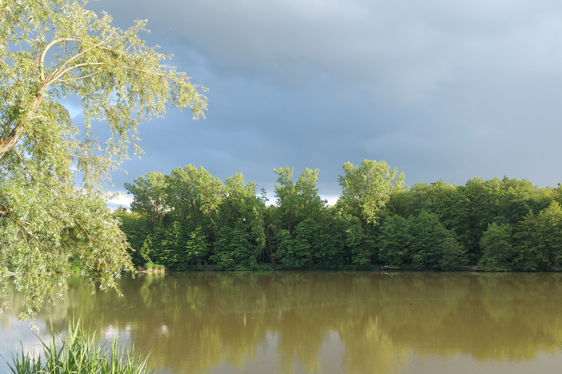 Poletnega vremena še ni na vidiku: tudi v naslednjih dneh nas čaka razburkano vremensko dogajanje (foto: Uredništvo)