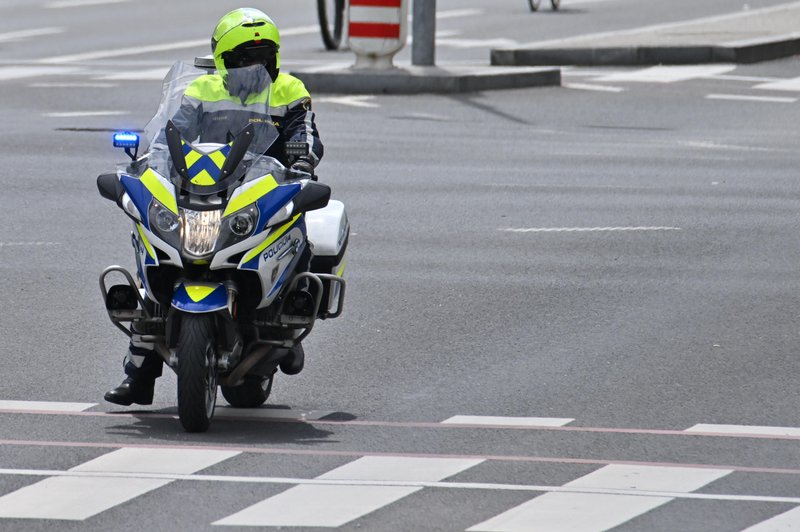 V Kopru so v večernih urah pele pesti in celo tudi nož (foto: Žiga Živulović jr. /BOBO)