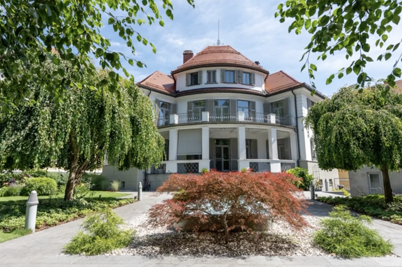 V Mariboru naprodaj ogromna razkošna vila z bazenom, stala vas bo 'samo' toliko, kot v Ljubljani stanovanje srednje velikosti v Schellenburgu (FOTO) (foto: TikTok/novogradnjemaribor/posnetek zaslona)