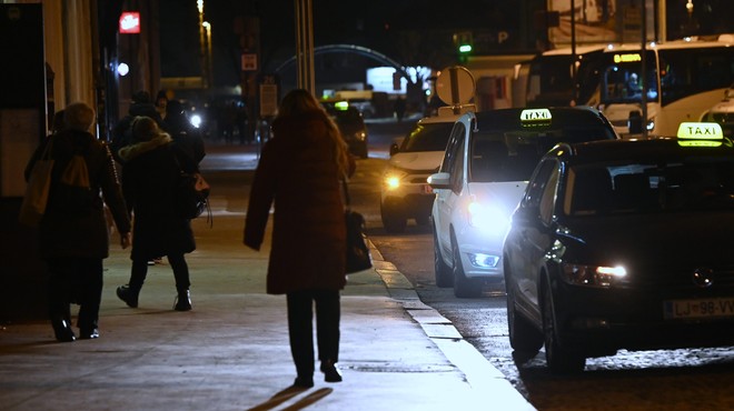 Priljubljen taksi prevoznik, s katerim se vozi tudi marsikateri Slovenec, ne bo več isti: kaj se bo spremenilo? (foto: Bobo/Žiga Živulović jr.)