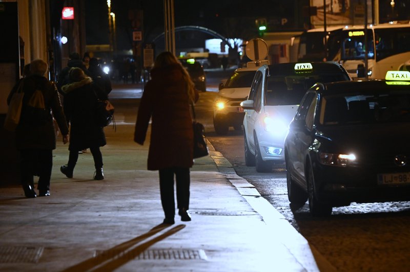 Priljubljen taksi prevoznik, s katerim se vozi tudi marsikateri Slovenec, ne bo več isti: kaj se bo spremenilo? (foto: Bobo/Žiga Živulović jr.)