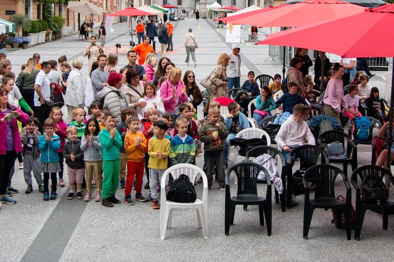 V Ljubljani spet festival Igraj se z mano: “Mi pripravimo prostor in čas, čarovnijo pa ustvarijo mladi in mladi po srcu!" (foto: Arhiv festivala Igraj se z mano)