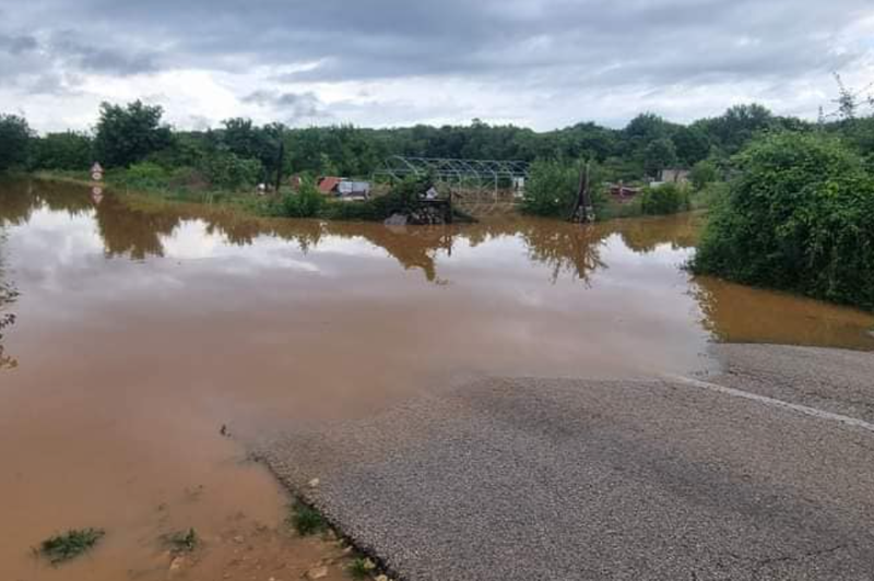 Sever Jadrana še vedno v primežu hudih nalivov in neurij (foto: Šibenik meteo)