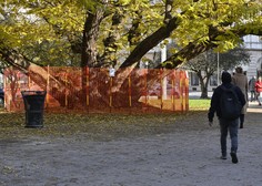 Kaj se dogaja? Miklošičev park ograjen, občina se je odločila za ...