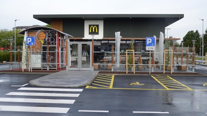 Vse manj ljudi zaide v McDonald's: na ta način bodo poskusili zaustaviti padec prodaje (foto: STA)