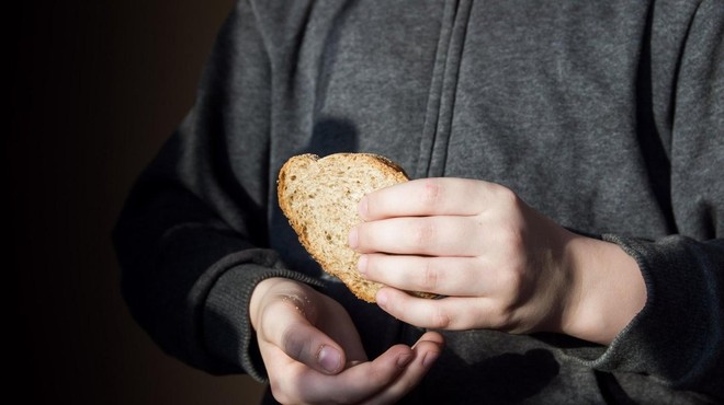 Srce parajoče razkritje: osupljiva številka otrok, ki so lačni in brez prihodnosti (kdo bo ukrepal?!) (foto: Profimedia)