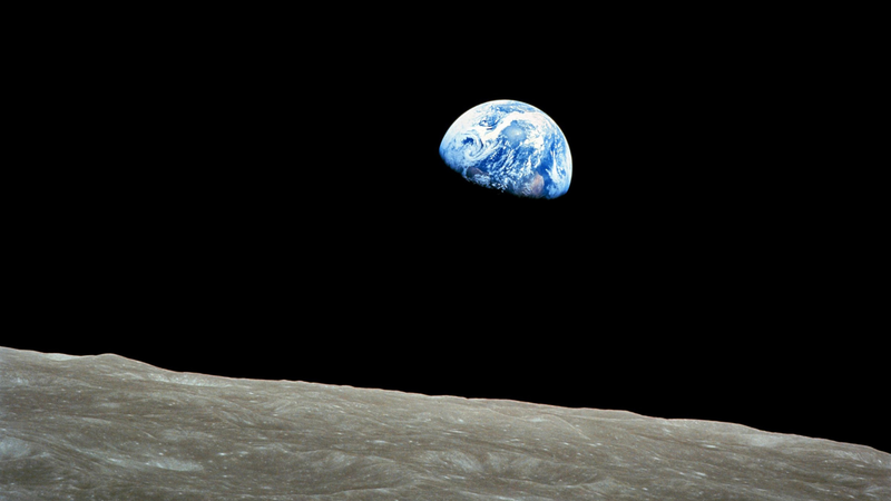 Ikonična fotografija modrega planeta, ki jo je med misijo Apollo 8 posnel William Anders.