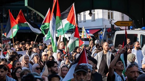 Proti skrajni desnici: v Berlinu se je na protestih zbralo več tisoč ljudi